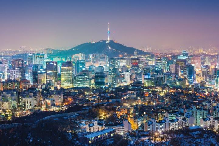 Skyline view of Seoul, South Korea.